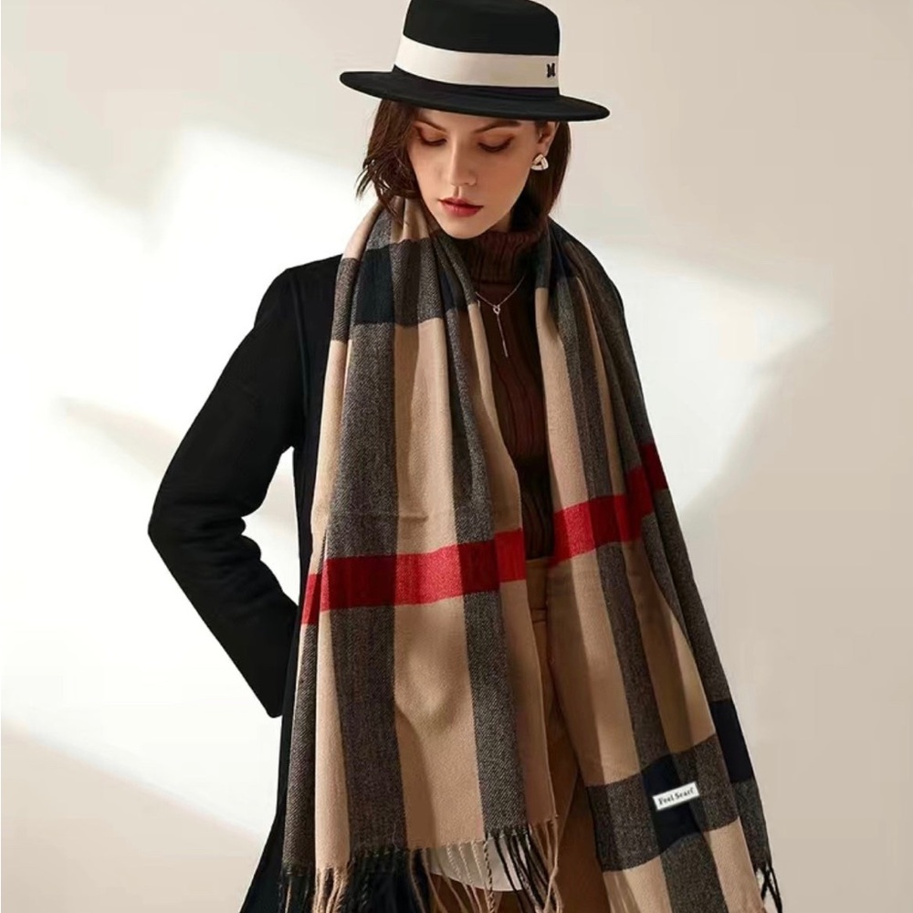 Boutique classic Plaid oversized scarf NWT